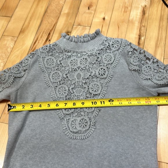 Giani Mock-Neck Sweater - Picture 4 of 8